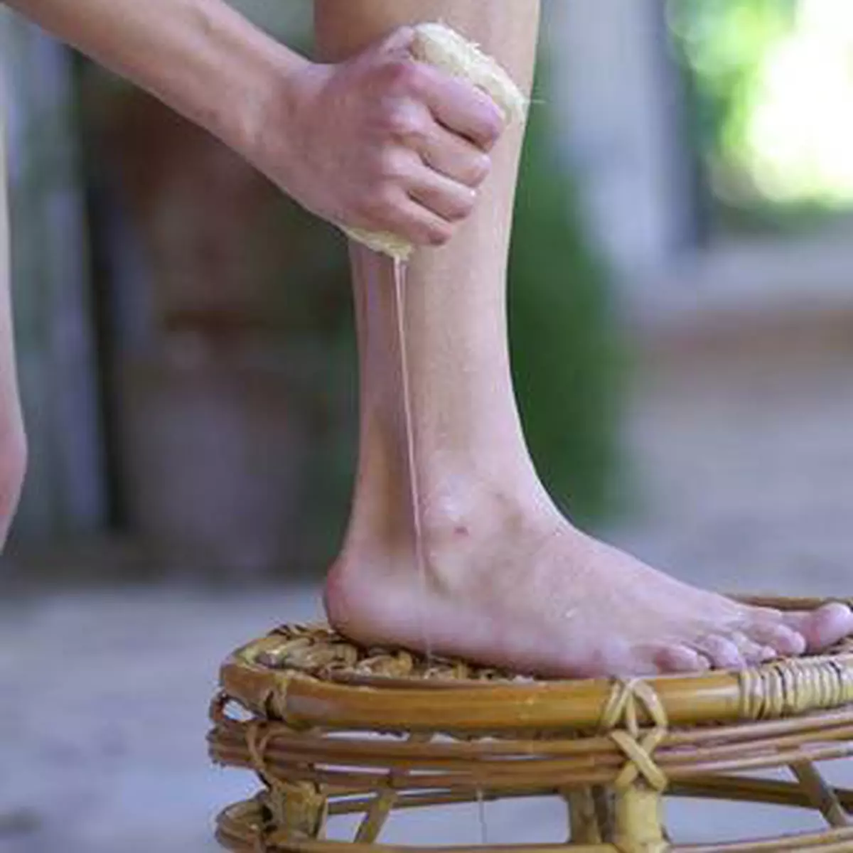 Picioare care transpira excesiv/abundent: cauze, tratamente