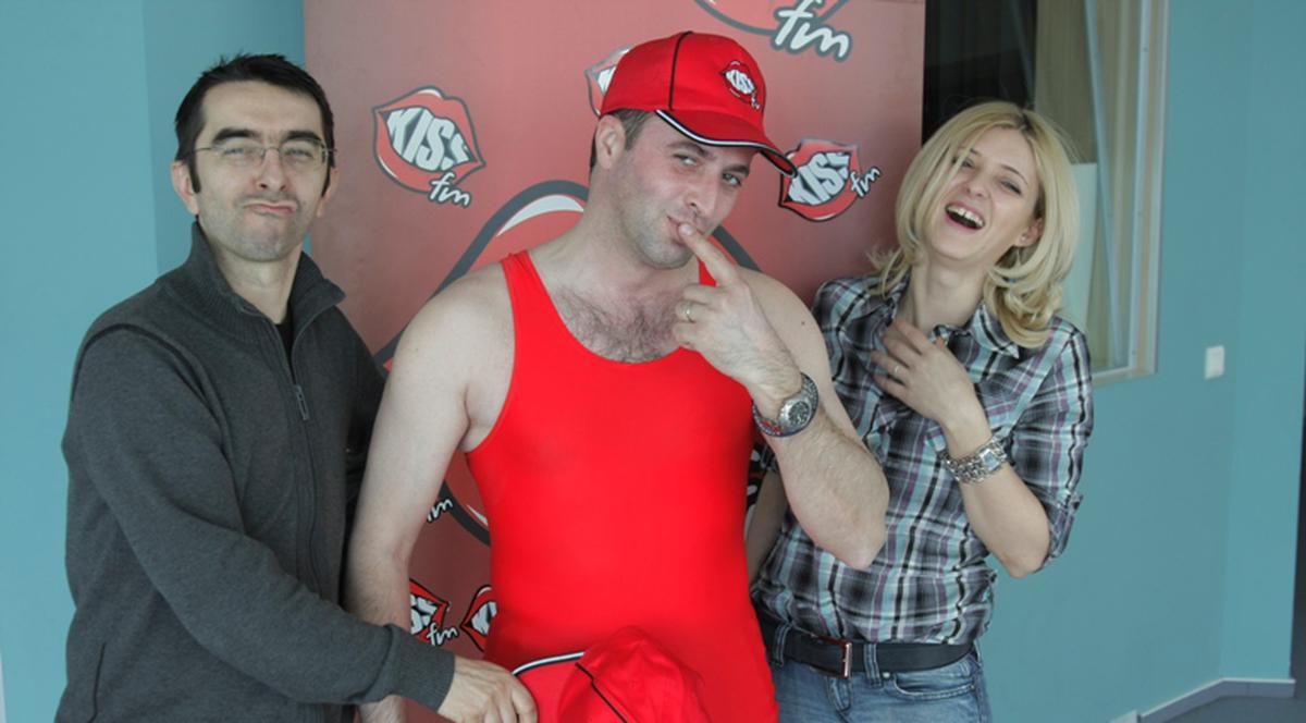 Cătălin Dezbrăcatu’ s-a prezentat echipat pentru întâlnirea cu Nababa lui. Iată cum!