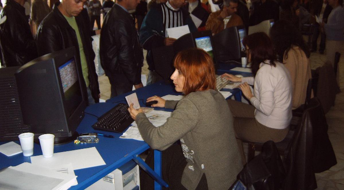 Guvernul dă undă verde pentru aducerea a 7.000 de muncitori străini pentru a rezolva criza forței de muncă din România. Bursa locurilor de muncă