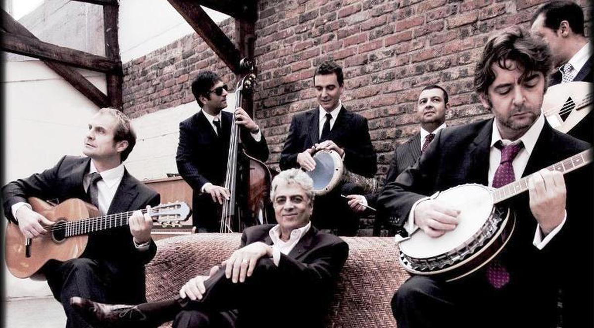 Enrico Macias cântă la Bucureşti, pe 30 aprilie