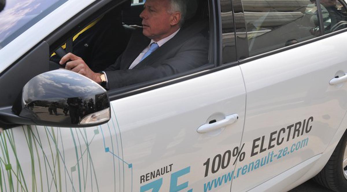 Borbely s-a plimbat cu maşina electrică