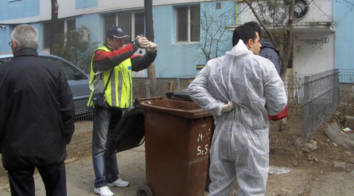 Bebeluşul găsit la tomberon a murit în câteva zeci de minute