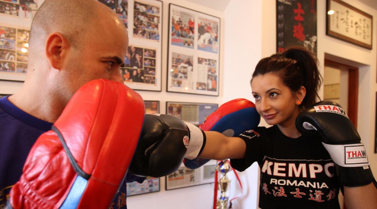 Dj Harra învaţă Kempo de la Amatto Zaharia