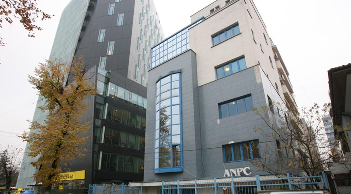 Un constănţean a adus un cap de miel la Protecţia Consumatorilor