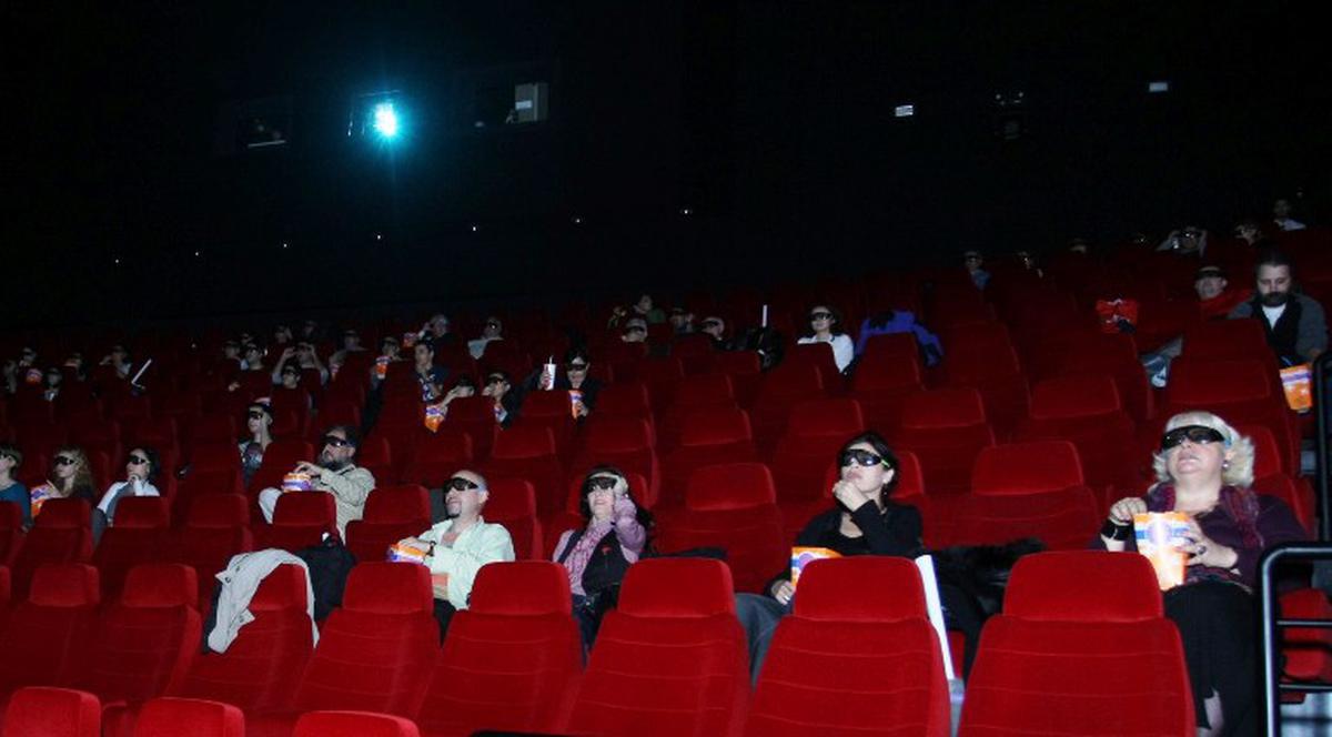 89% din totalul biletelor vândute la cinema sunt la filme americane