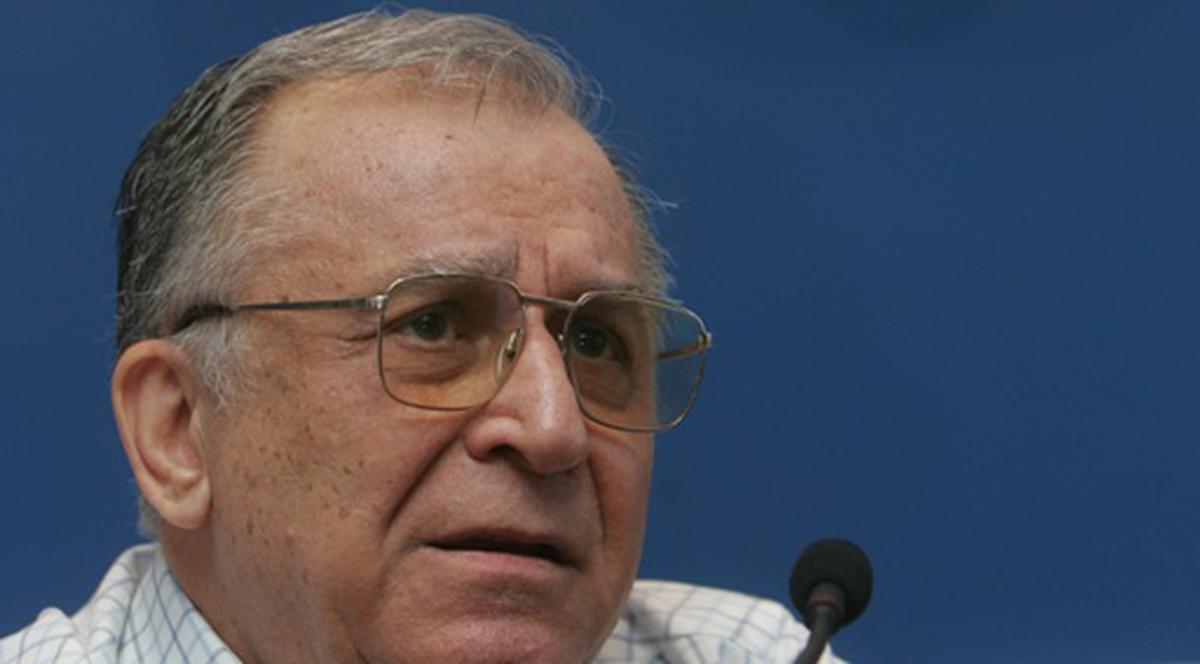 Iliescu, ce urmaşi ai! 