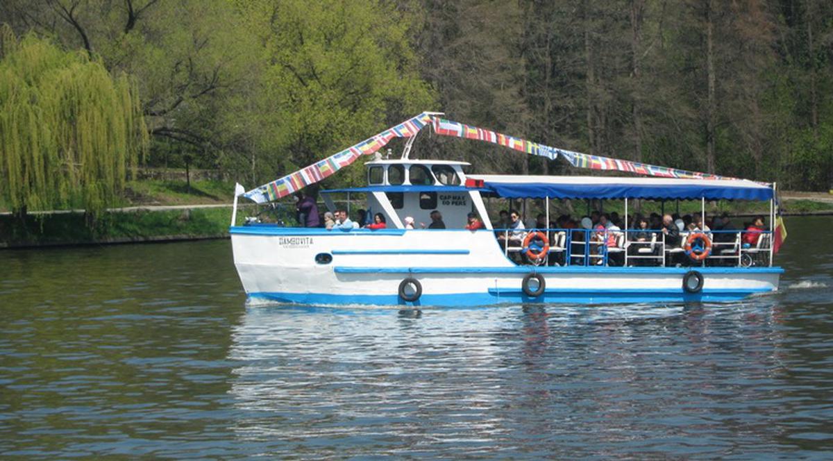 De Ziua Marinei, bucureştenii se vor plimba gratis cu vaporaşul pe lacul Herăstrău