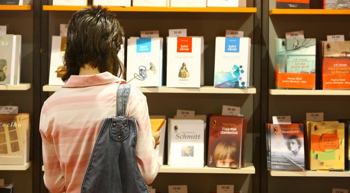 Târg de manuale pentru liceeni, în Parcul Obor