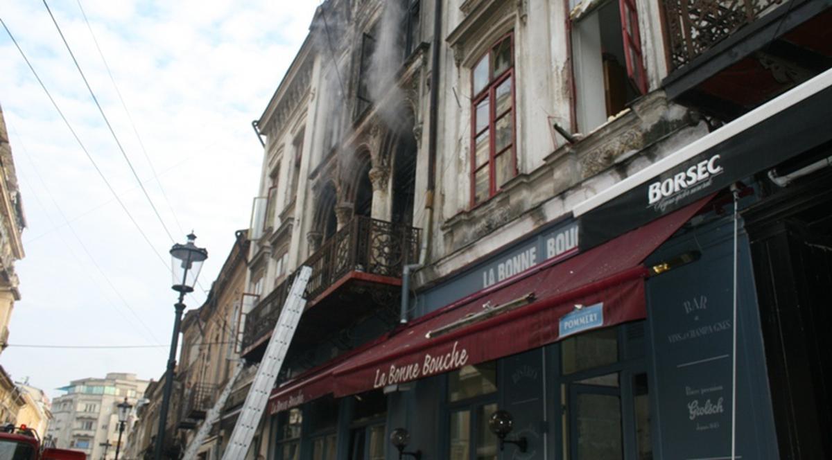 Apartament făcut scrum în centrul istoric al Capitalei