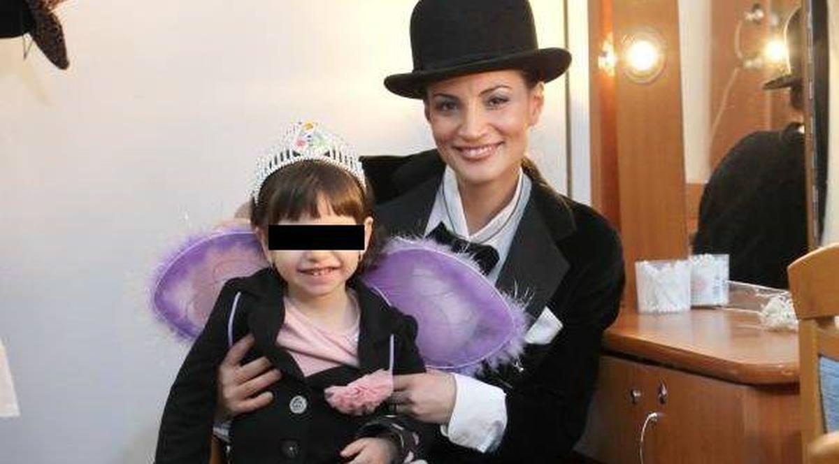 Ioana Ginghină: "Fetița mea spune că are burta plină cu bebeluși"