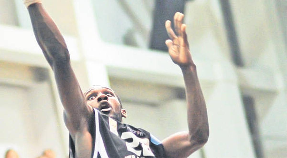 "El mi-a băgat mâna în gât, eu l-am lovit", recunoaşte tânărul acuzat că l-a ucis pe baschetbalistul american  Hardy Chauncey