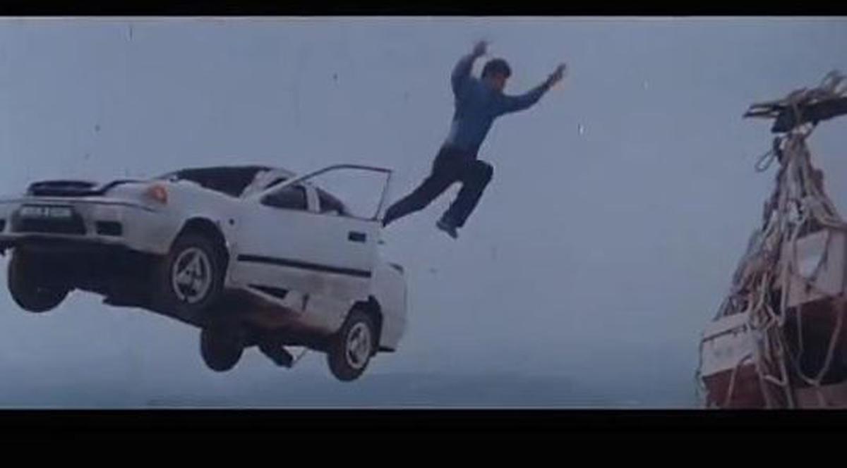 Video | Aşa ceva n-ai mai văzut niciodată: asta e cea mai proastă secvenţă filmată la Bollywood!