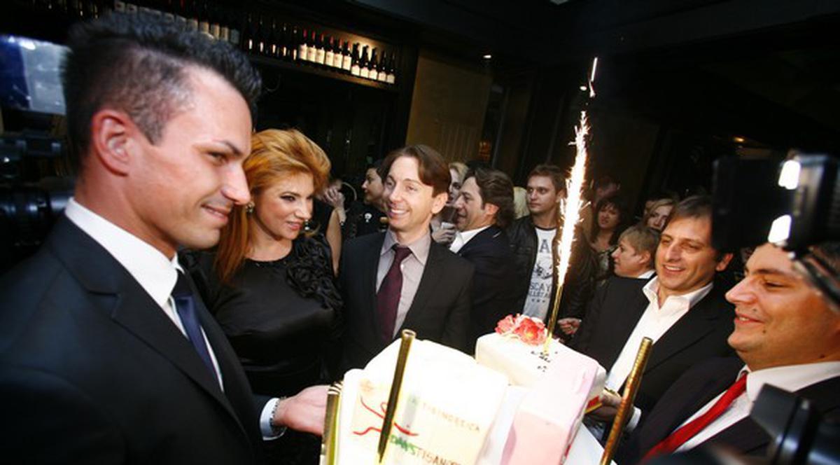 Foto | Mihaela Borcea a făcut mare chef de ziua ei! A fost nedespărţită de italian!