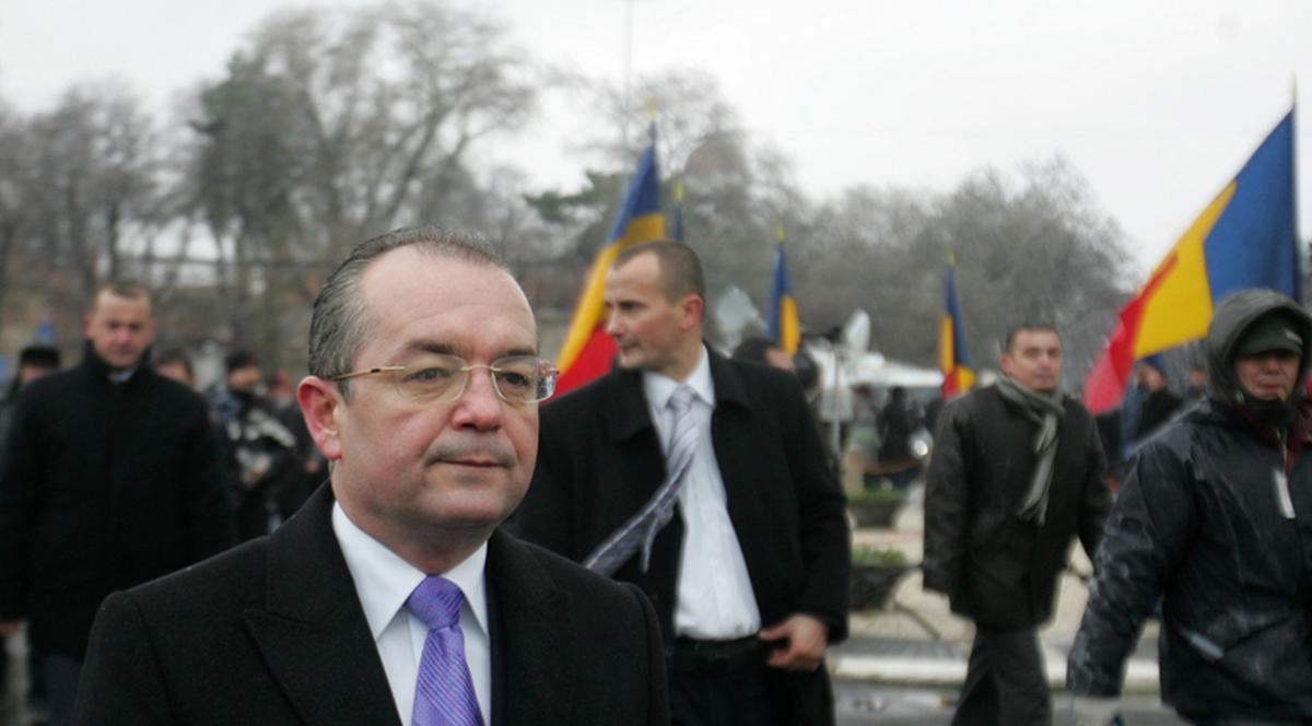 Emil Boc, huiduit la ceremoniile de la Alba Iulia