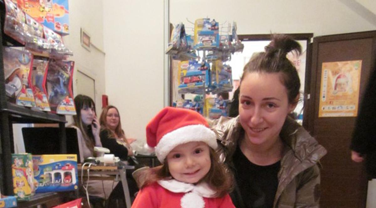 Află cât te costă să-ţi costumezi copilul în Moş Crăciun