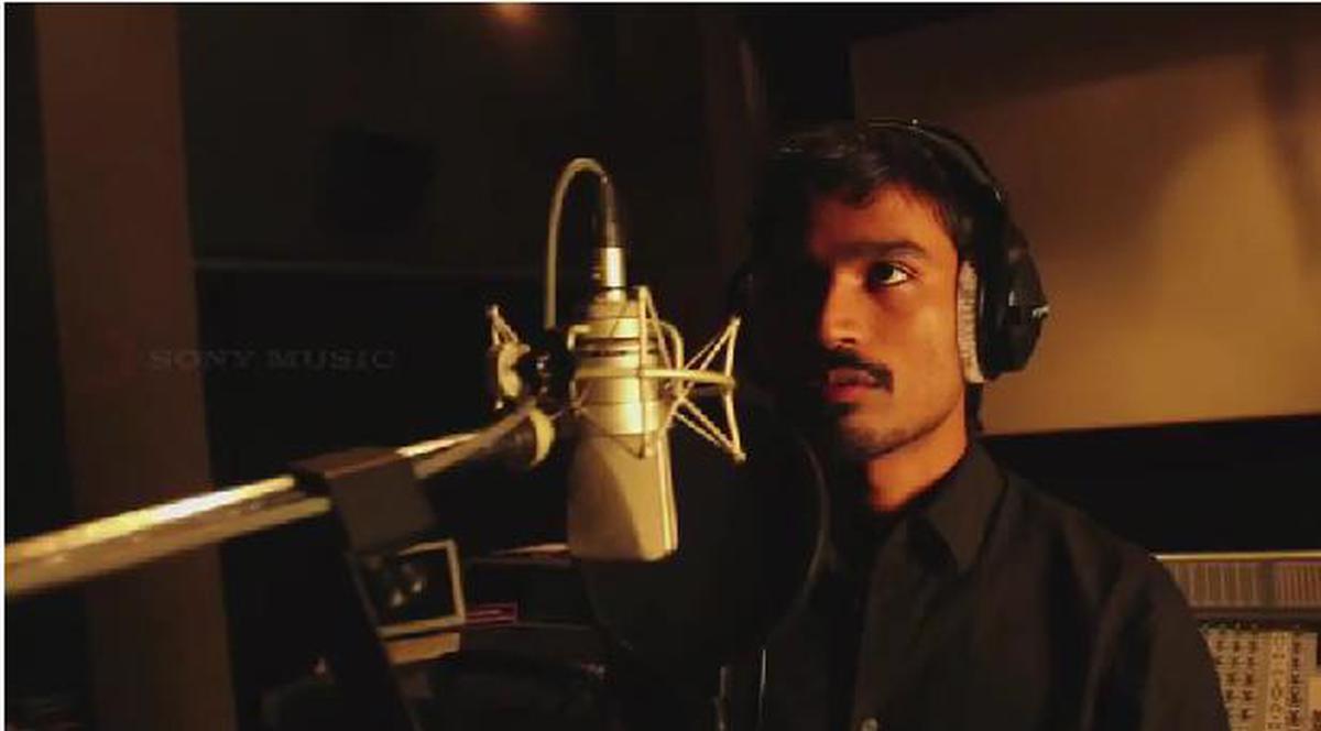 O melodie în "tamgleză" face furori pe internet! | VIDEO