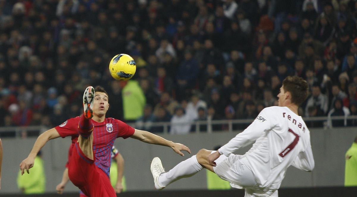 Steaua, trei bare, un gol şi doar o remiză cu CFR Cluj 