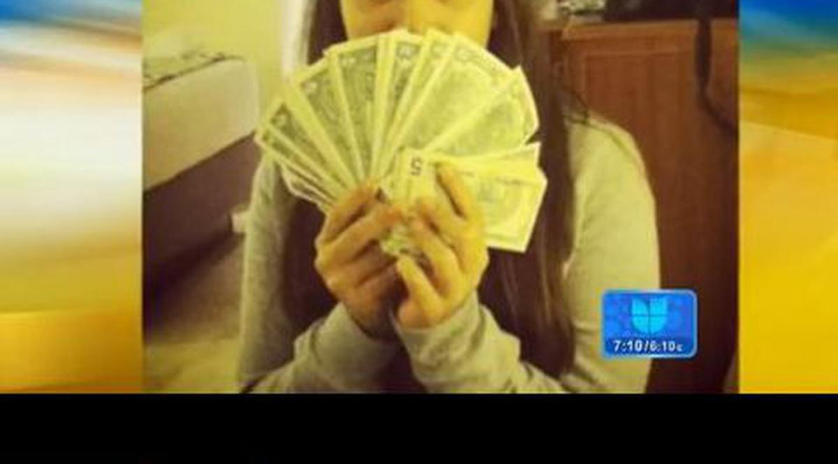 Micuţa cocalară: fiica lui Hugo Chavez a stârnit rumoare după ce s-a fotografiat cu un teanc de bani | VIDEO