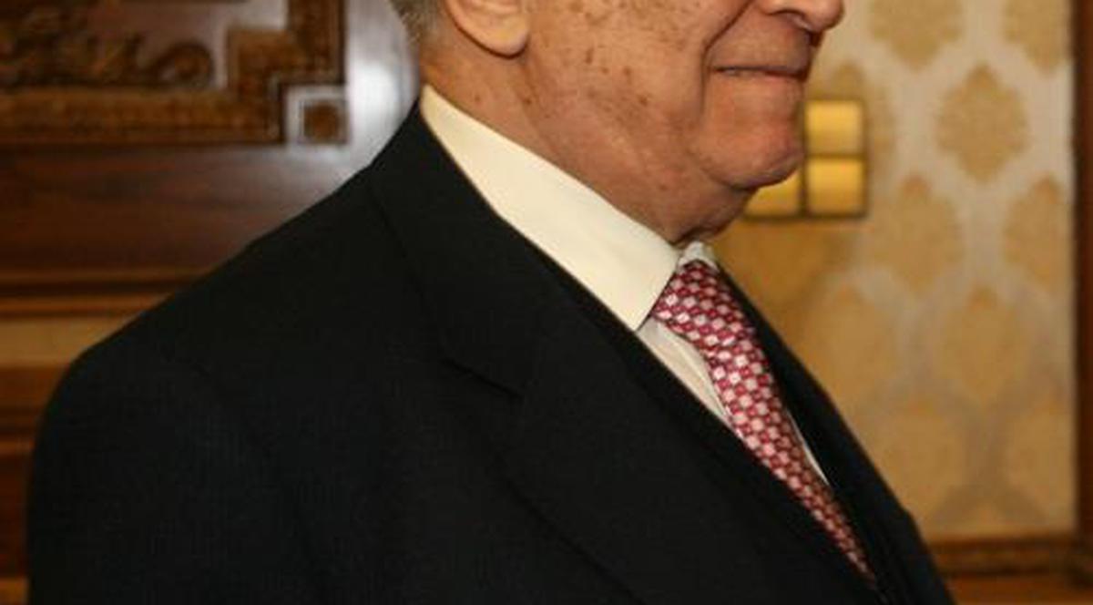 Ion Iliescu va fi operat