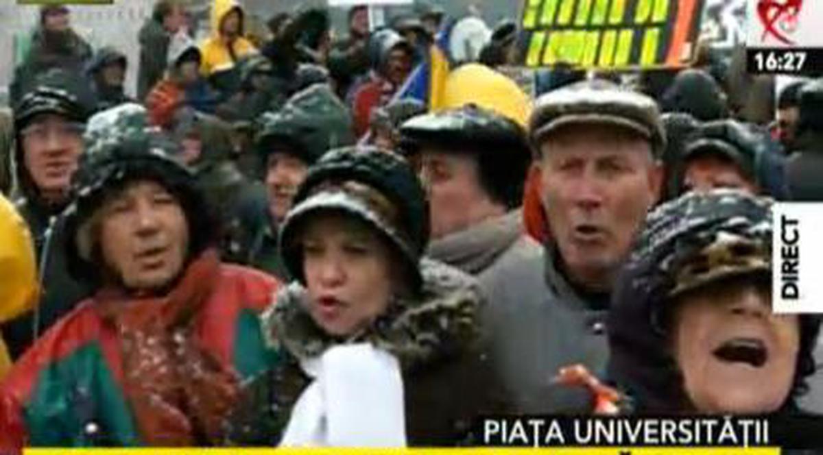 PROTESTE, ZIUA A 13-A | Presa internaţională: "Indignaţii" cer demisia Guvernului. Protestele continuă 