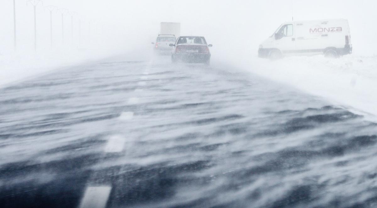 PROGNOZA METEO | Ninsori, viscol şi ger. Cum va fi vremea mâine şi  poimâine