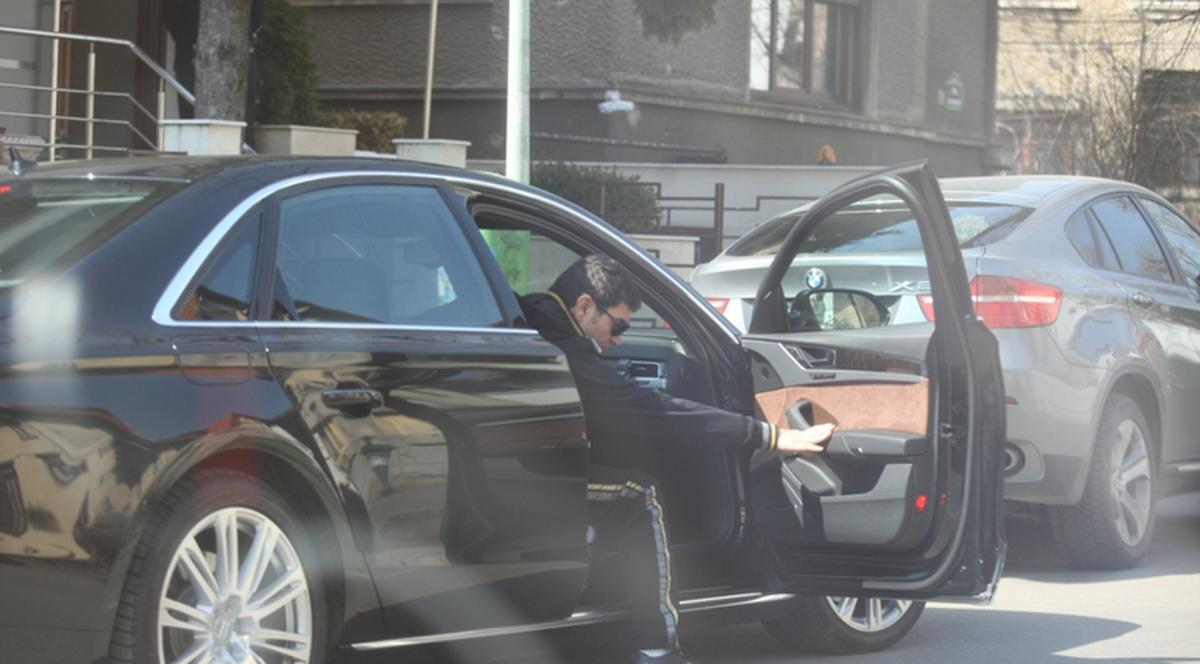 Borcea calcă pe moale: poartă încălţăminte specială de 100 $/ Treningul costă 300 $