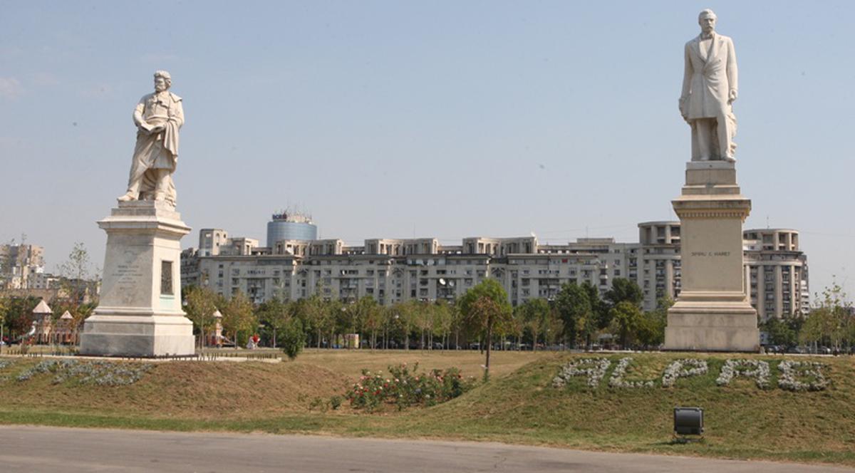 Statuile din Parcul Izvor vor fi readuse la Universitate la sfârşitul lunii aprilie