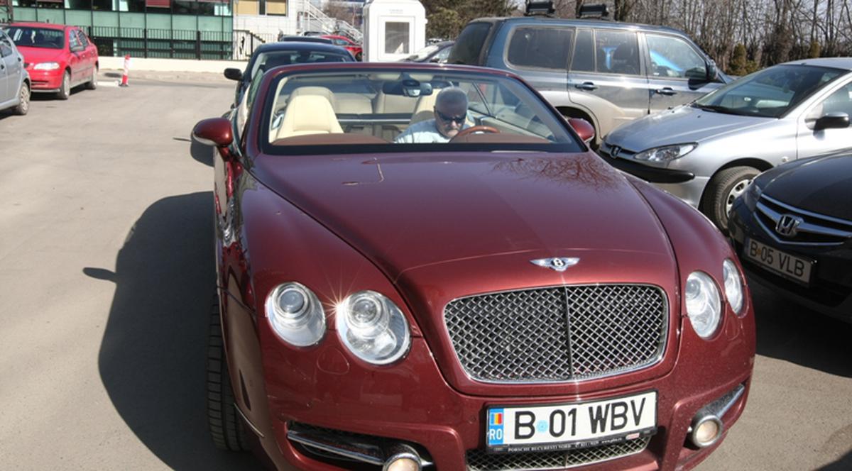 Iri îi face în ciudă Monicăi: s-a dus s-o ia pe Irinuca de la mama ei cu decapotabila după care tânjeşte fosta nevastă