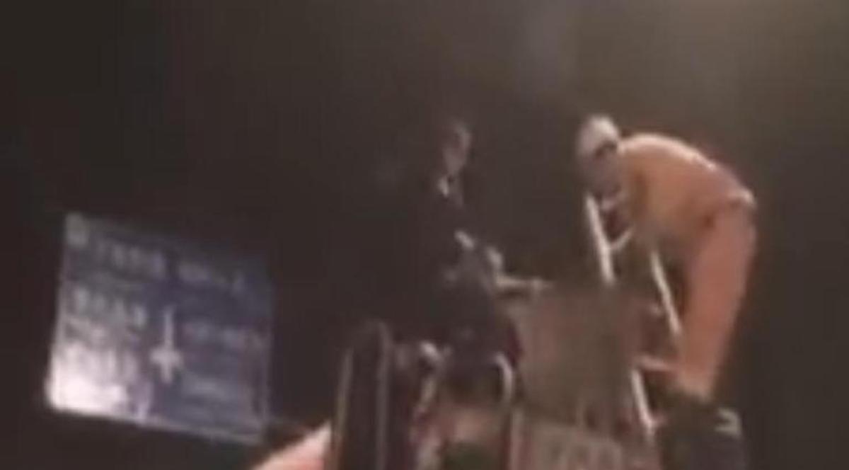 O femeie a încercat să se sinucidă aruncându-se într-o betonieră! Imagini de la salvarea ei contra cronometru! VIDEO