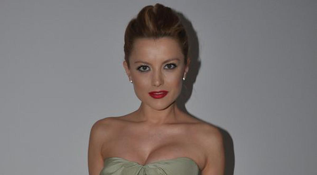 Elena Gheorghe, bătută de propriul tată în copilărie | VIDEO