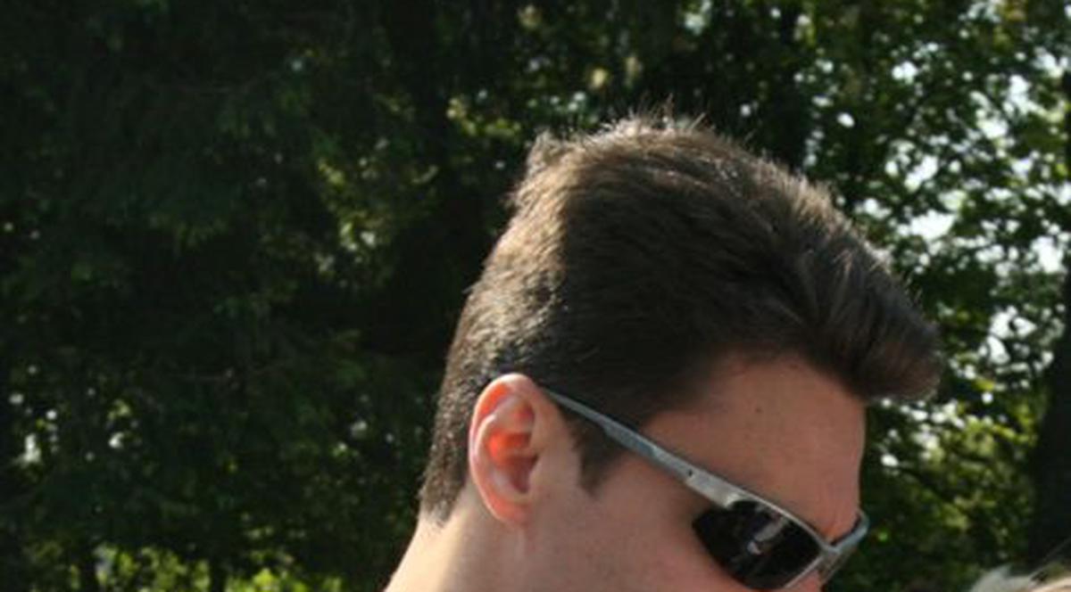 Mircea Badea dă anual 1.000 de euro pe telefoane