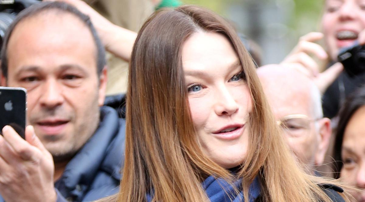 Cea mai şocantă imagine de la alegerile din Franţa: soţia lui Sarkozy, de nerecunoscut! Carla Bruni e MUTILATĂ de botox | GALERIE FOTO