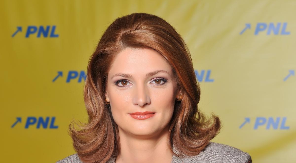 Eurodeputatul PNL Ramona Mănescu: "Comisia Europeană vine in sprijinul statelor membre cu propuneri de măsuri concrete pentru diminuarea ratei şomajului şi crearea de locuri de muncă."