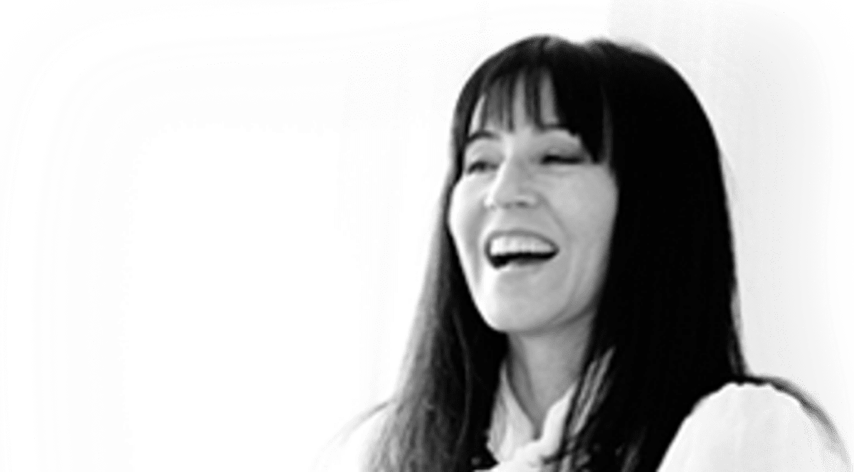 Regina sprâncenelor, Anastasia Soare, e mulţumită de afacerea de la Bucureşti