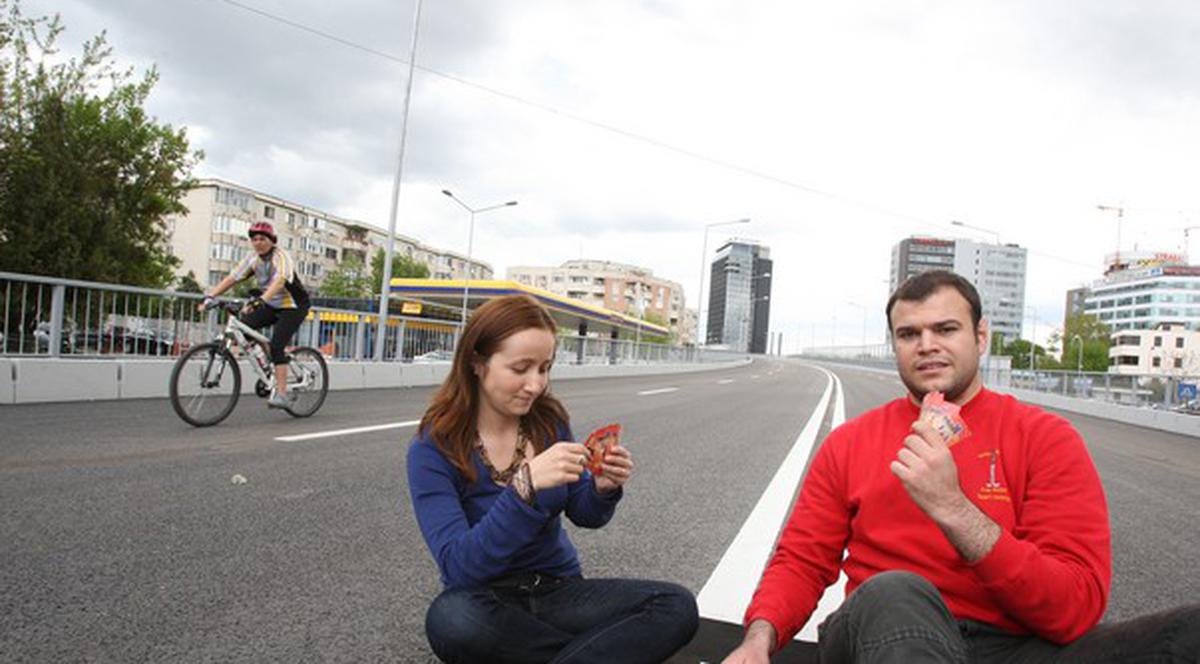 Ce zici, te bagi la o şeptică pe pod?