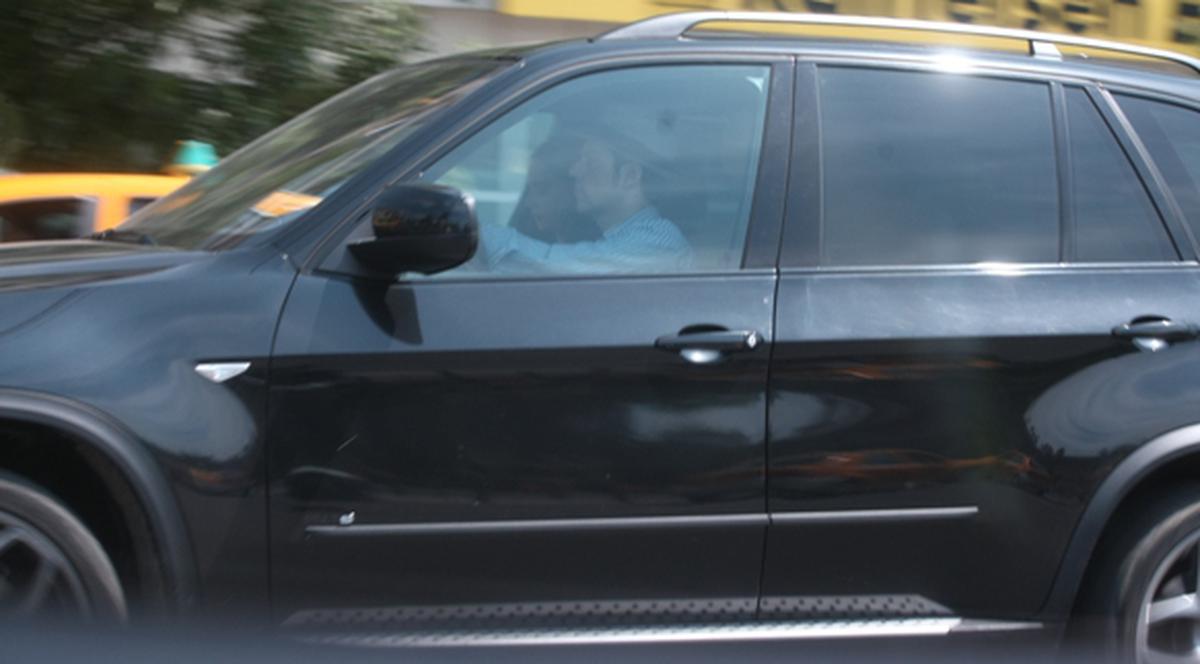 Ştefane, atât de tare te-ai îndrăgostit de pălărie?