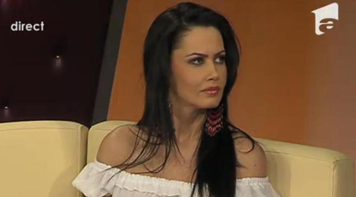 Oana Zăvoranu, cu sfârcurile în vânt într-o emisiune tv! FOTO