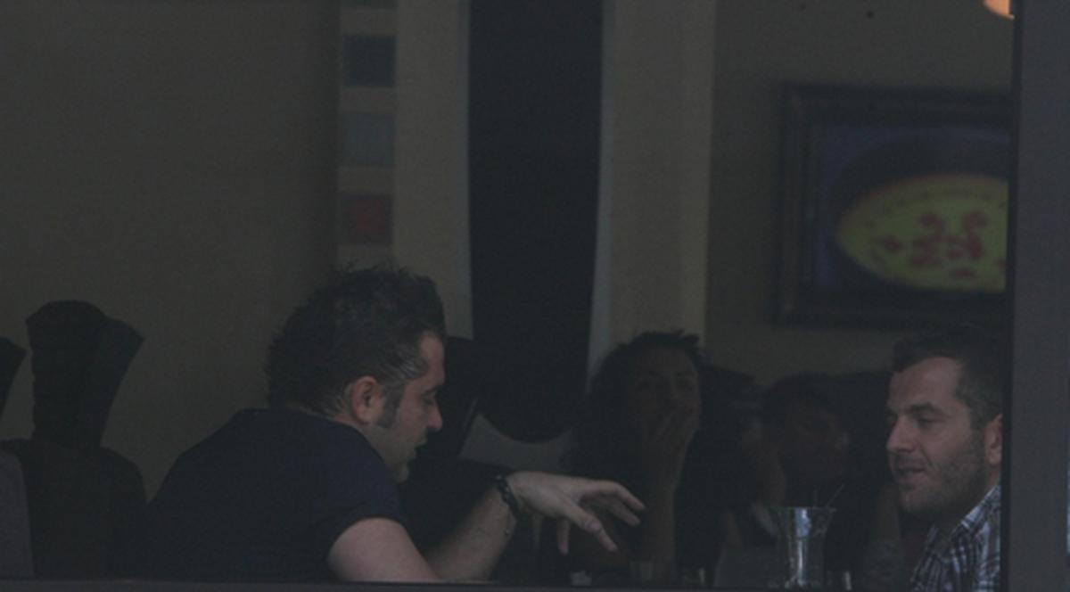 Alex Erbaşu, imun la avansurile unei brunete