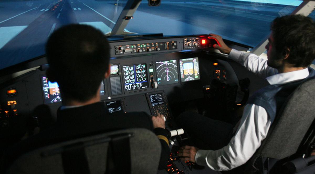 Asta-i culmea! AU ASCUNS ŢIGĂRILE de CONTRABANDĂ în CABINA PILOŢILOR