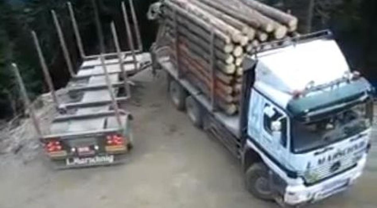 Cam asta înseamnă să fii şofer! Un conducător auto face o întoarcere IMPOSIBILĂ la marginea prăpastiei | VIDEO