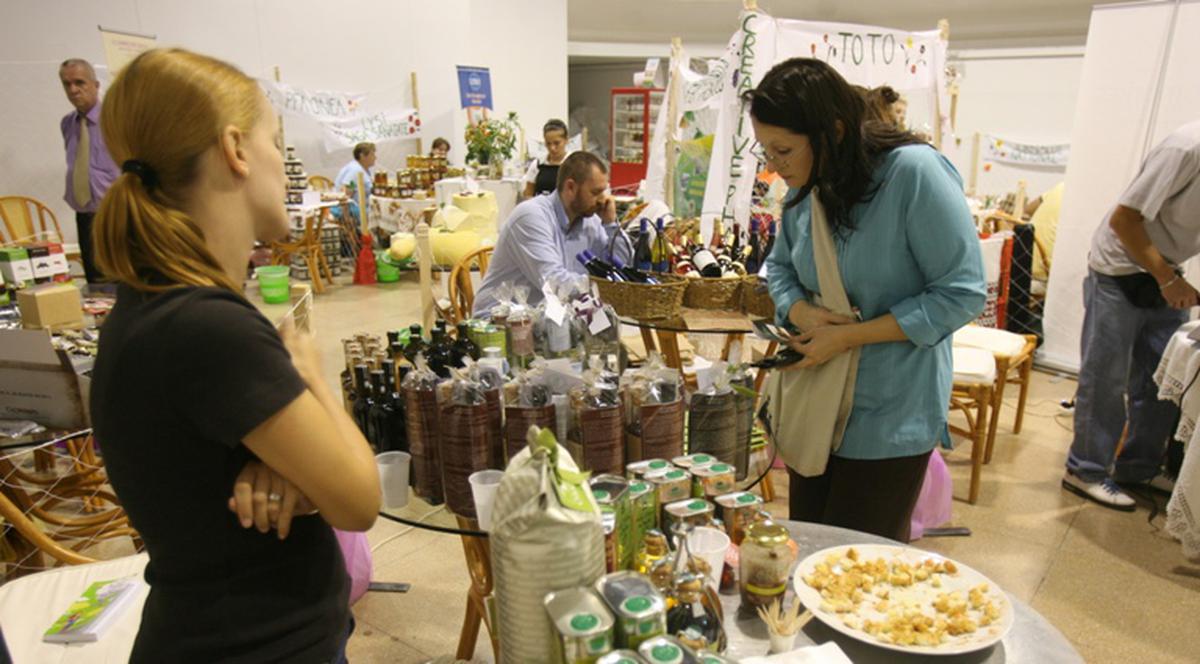 Detergenţi eco şi produse de îngrijire organice la un târg din Capitală