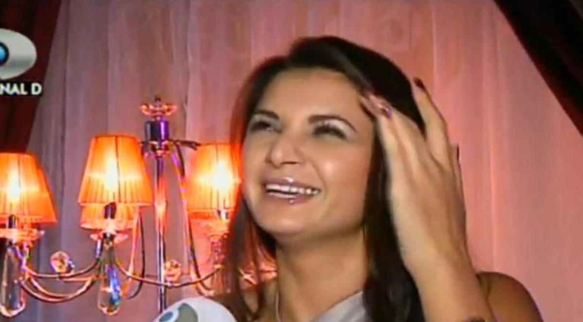 Ramona Gabor: "Mă curtează mulţi băieţi. Nu ştiu ce să aleg" 