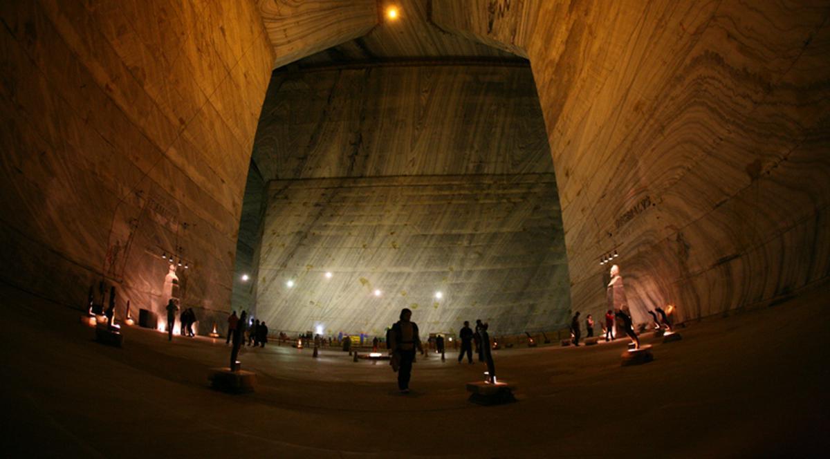 Primul concurs de alergare pentru amatori desfăşurat vreodată în România la 200m sub pământ!