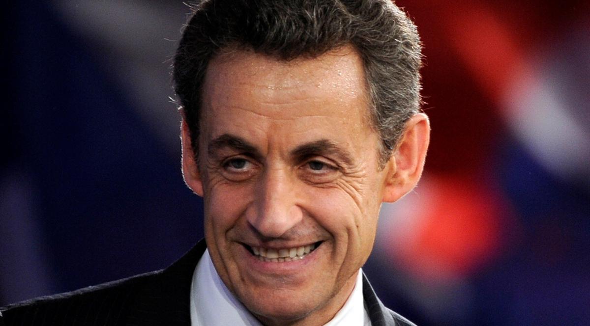 Hollande A RAS ZÂMBETUL de pe faţa lui Sarkozy. Această imagine E ISTORIE! Dă click să vezi CHIPUL ÎNFRÂNGERII: Sarko, paralizat de rezultatul votului!