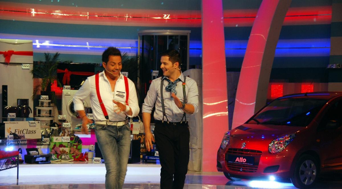 Uite-i pe Jean de la Craiova şi Liviu Vârciu pe dansul pinguinului într-o emisiune tv