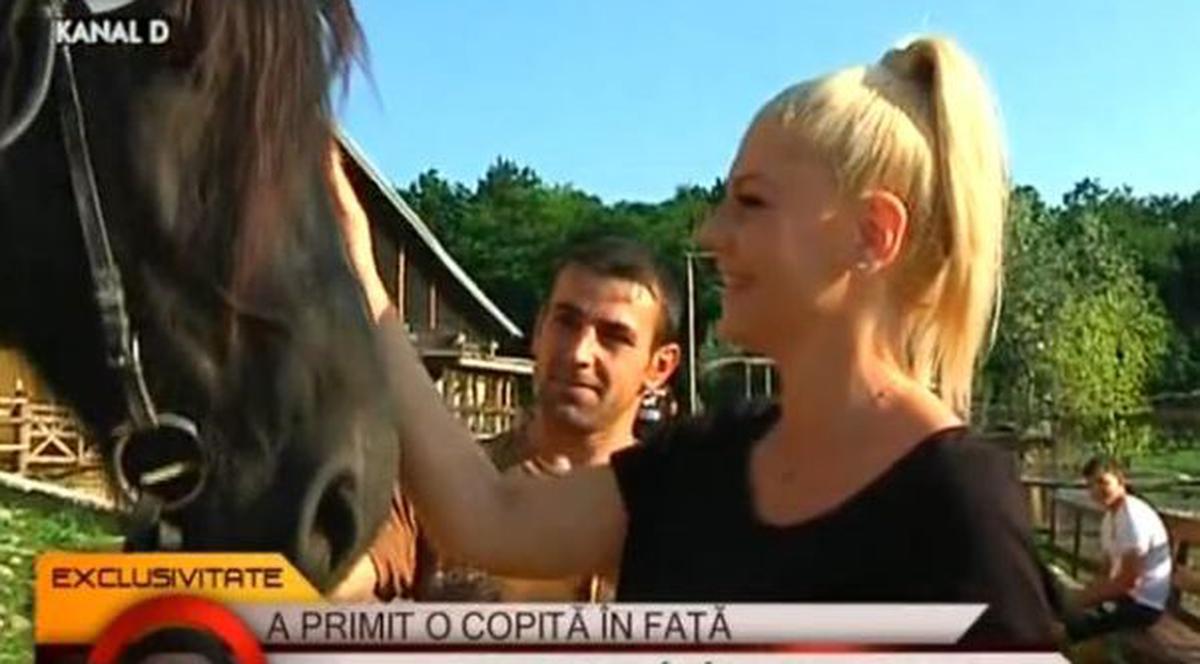 Adina de la Heaven a primit o copită de la un cal fix în faţă