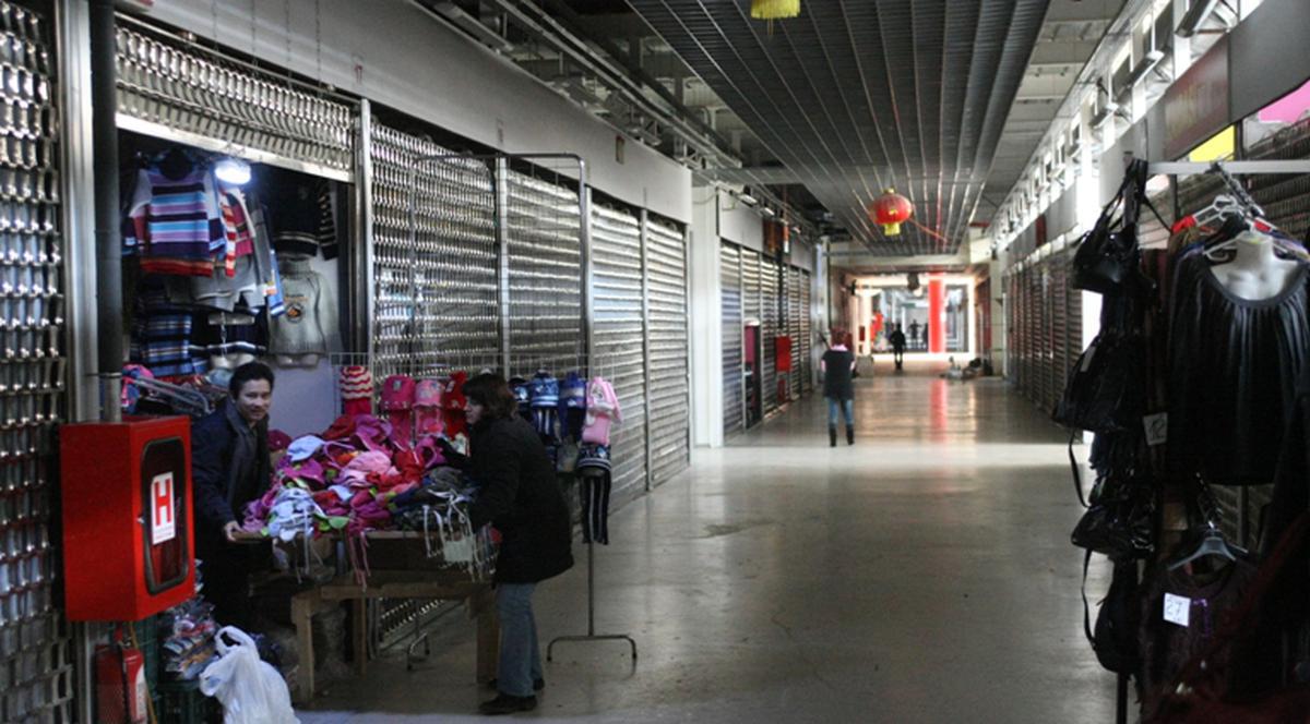 Mascaţii au înconjurat complexul Dragonul Roşu. Află de ce!