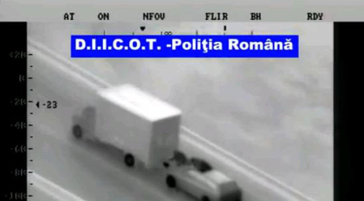 JAF CA-N FILME, filmat din elicopter!  Furau din TIR-uri din mers, noaptea. Un membru al clanului Cămătarilor, implicat în jafuri | VIDEO