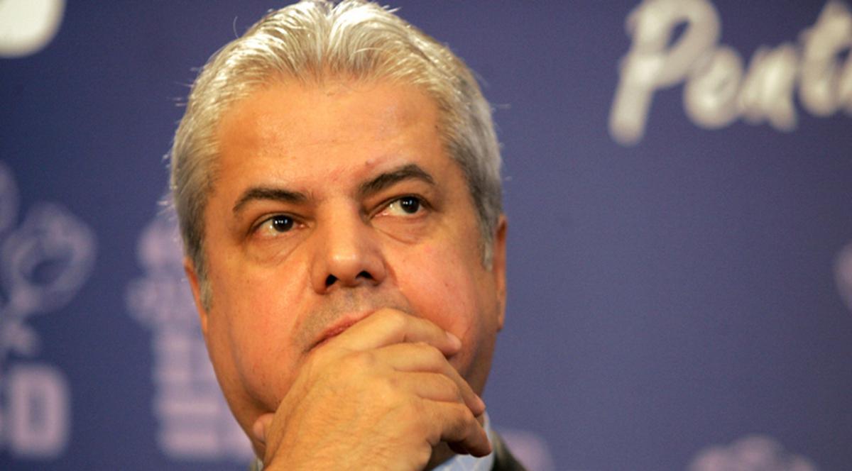 ADRIAN NĂSTASE, DOI ANI DE ÎNCHISOARE CU EXECUTARE