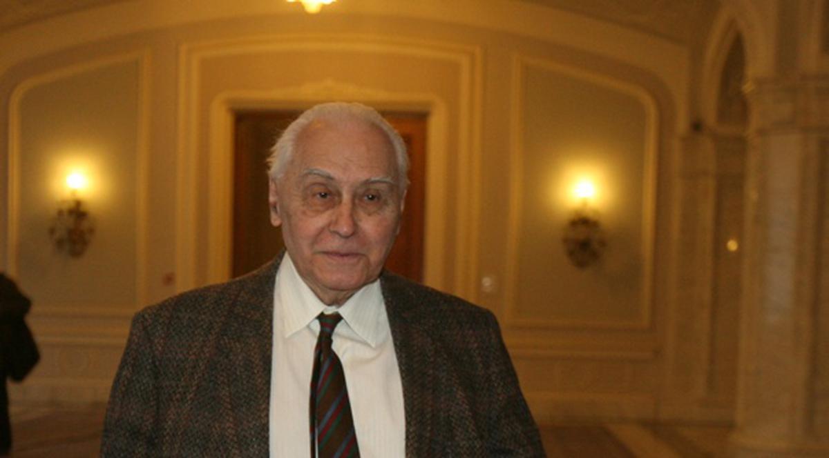 Radu Câmpeanu, preşedintele PNL după 1990: " Nu cred că poporul român îl va vota pe Crin Antonescu"